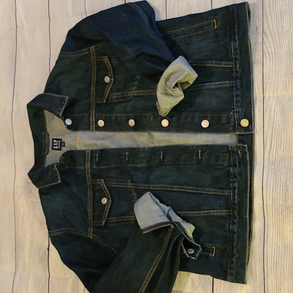 LIKE NEW Dark Wash Gap Denim Jacket - Picture 1 of 5